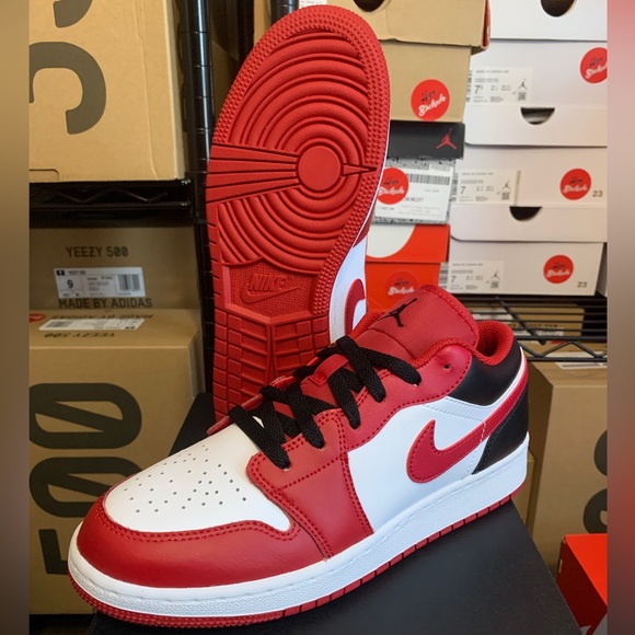 Nike Air Jordan 1 Low Bulls Black White Red Shoes 553560-163 553558-163 GS & Men - Picture 10 of 11